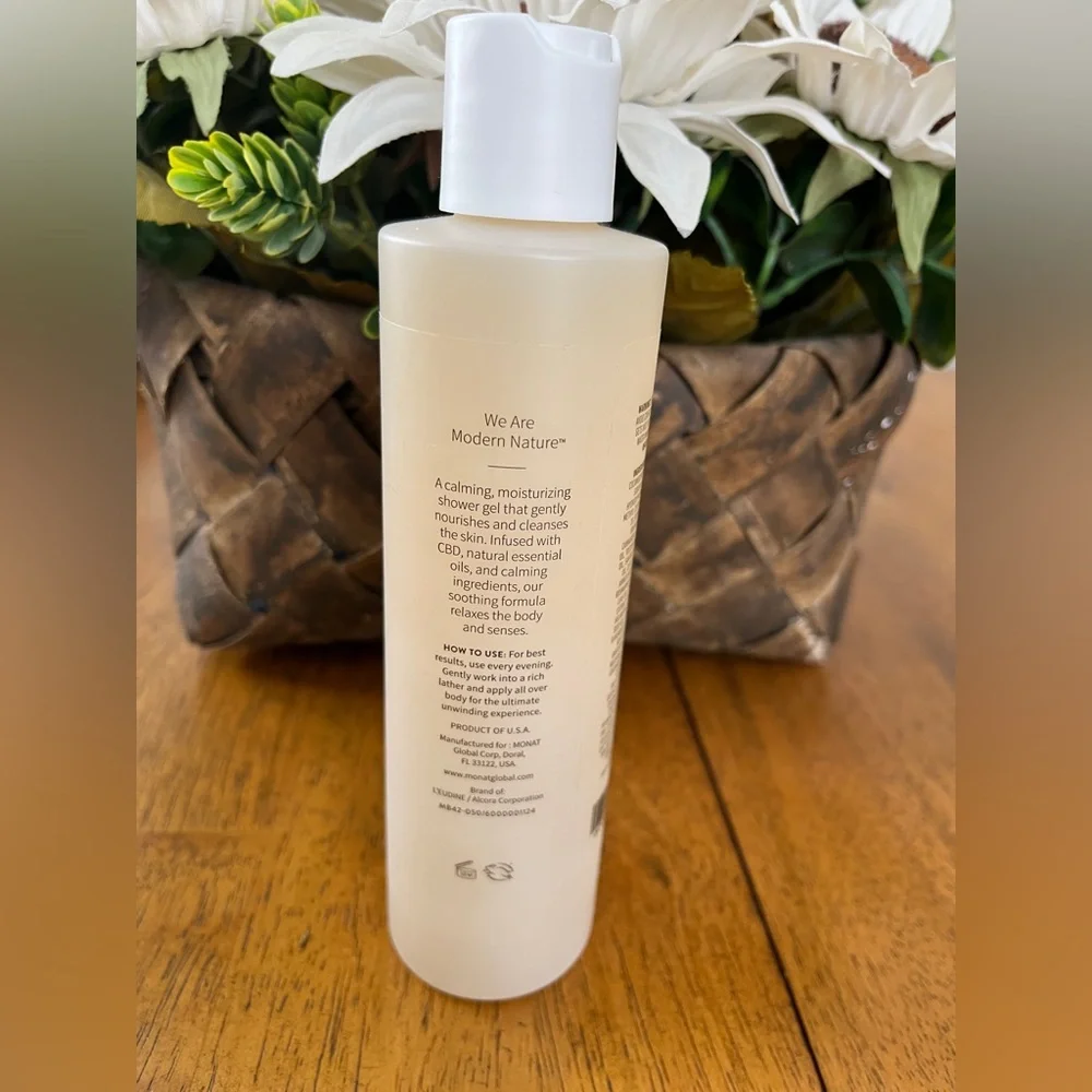 Kushion Body‎ wash MONAT NEW